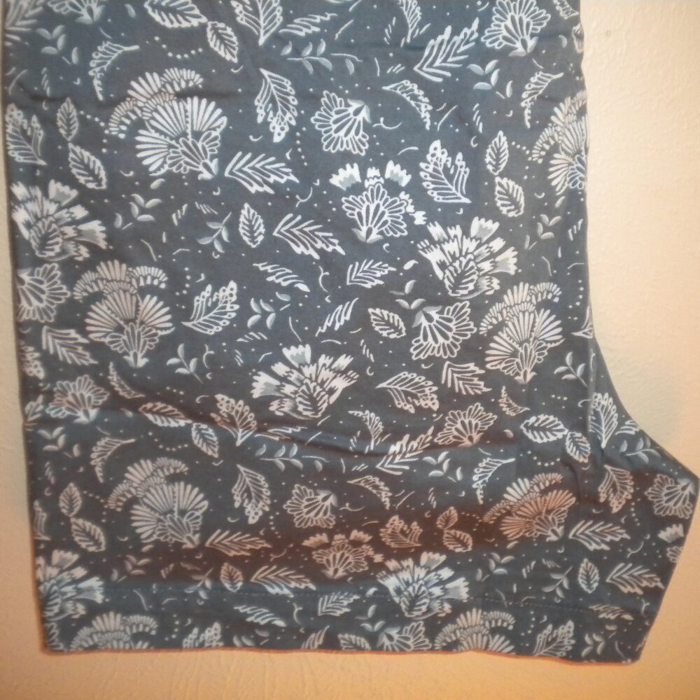 Jachs Women's Size XL Blue Floral Printed Chino Shorts NWT - Picture 4 of 4